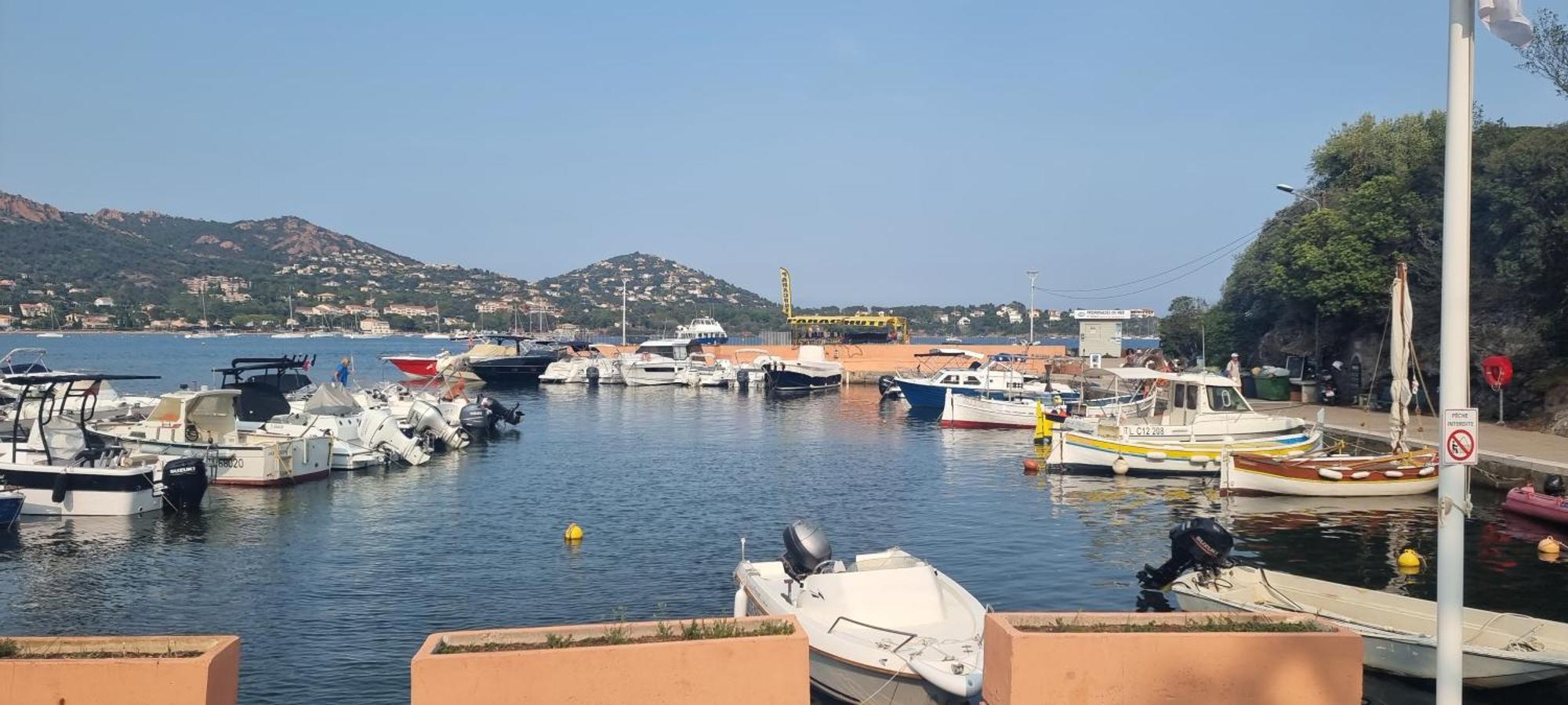 Agay Cap Esterel Village Allee Fleurs - F2 Clim Vue Golf Et - Grande Terrasse Plein Sud * Saint-Raphael (Var)