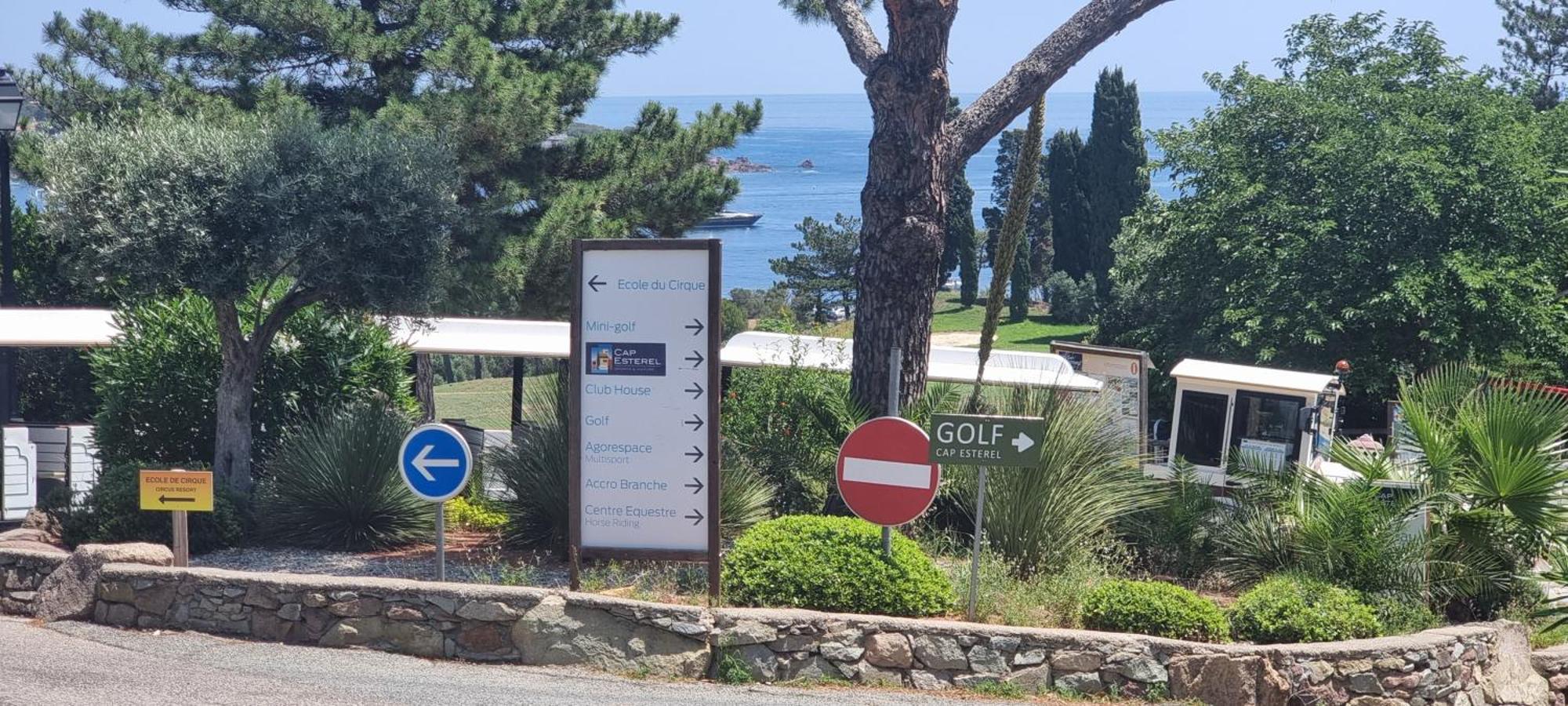 Agay Cap Esterel Village Allee Fleurs - F2 Clim Vue Golf Et - Grande Terrasse Plein Sud Apartment *