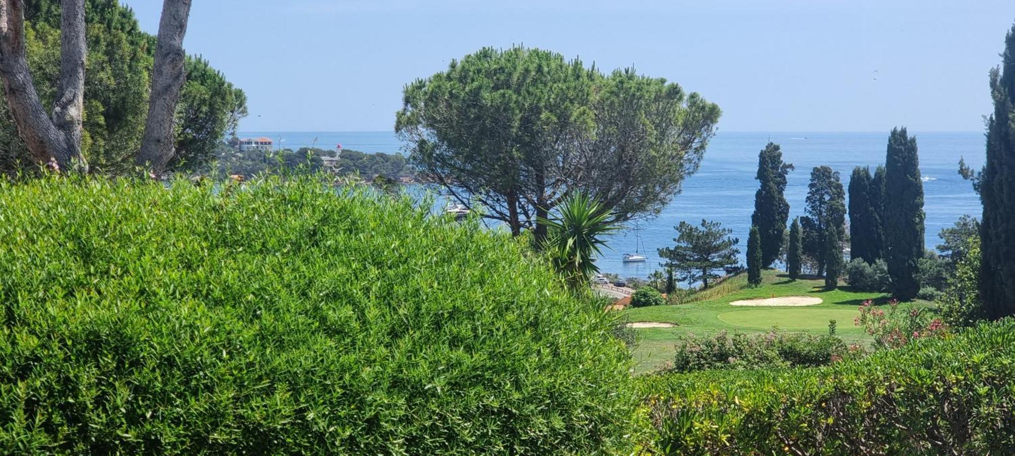 Apartment Agay Cap Esterel Village Allee Fleurs - F2 Clim Vue Golf Et - Grande Terrasse Plein Sud