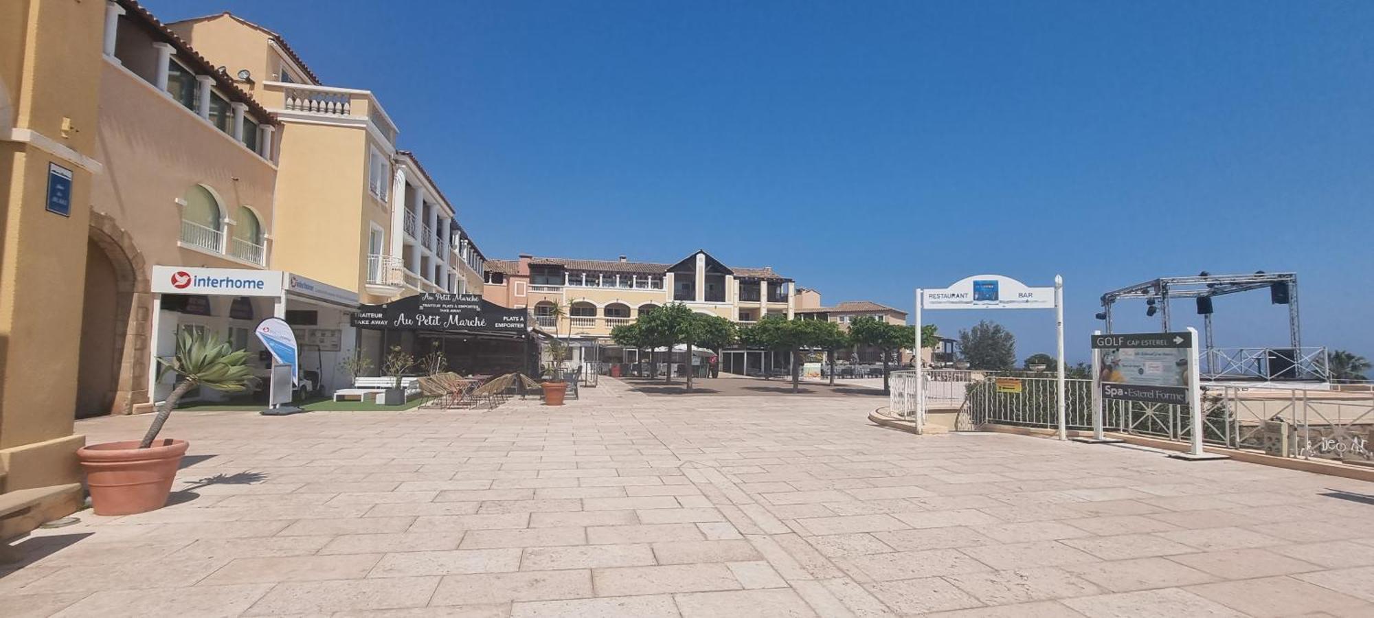 Apartment Agay Cap Esterel Village Allee Fleurs - F2 Clim Vue Golf Et - Grande Terrasse Plein Sud *