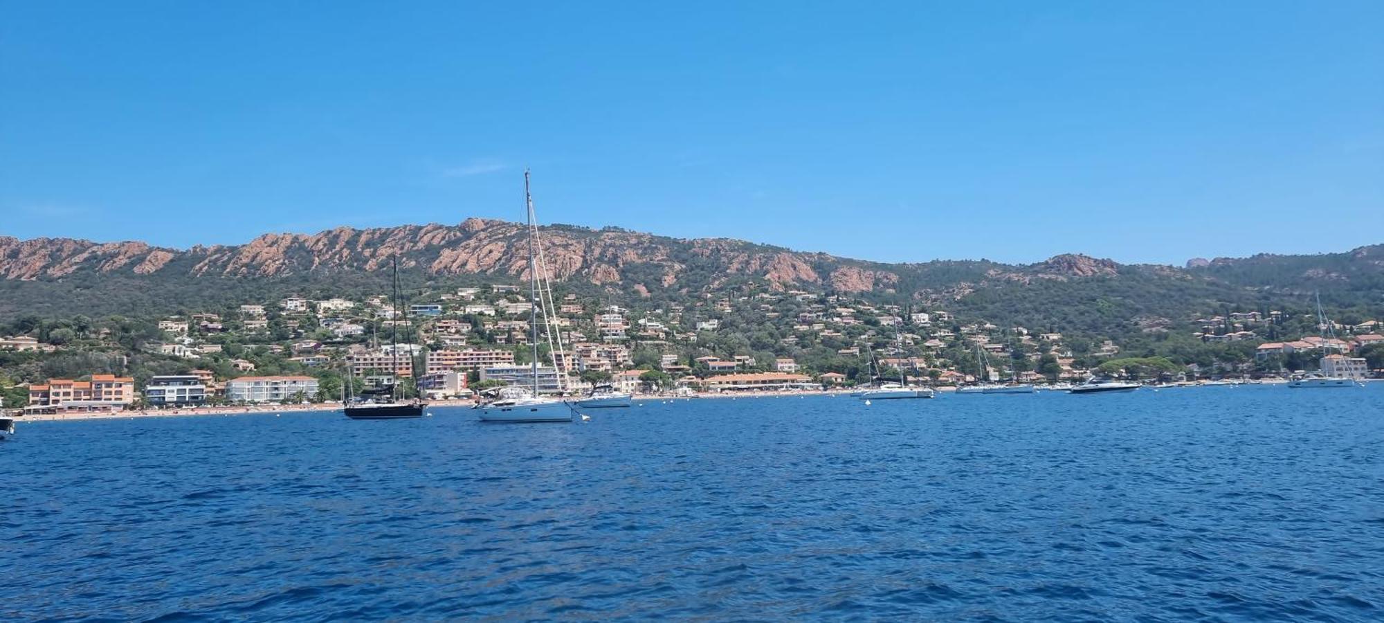 Apartment Agay Cap Esterel Village Allee Fleurs - F2 Clim Vue Golf Et - Grande Terrasse Plein Sud Saint-Raphael (Var)