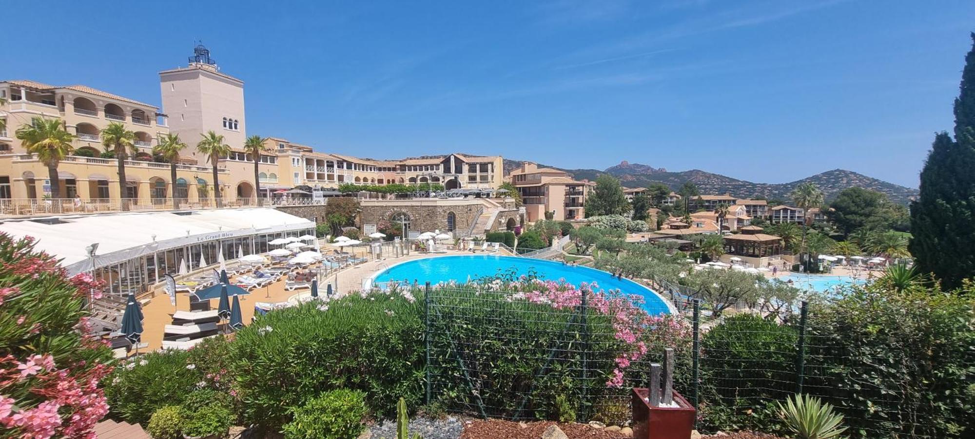 Agay Cap Esterel Village Allee Fleurs - F2 Clim Vue Golf Et - Grande Terrasse Plein Sud Apartment