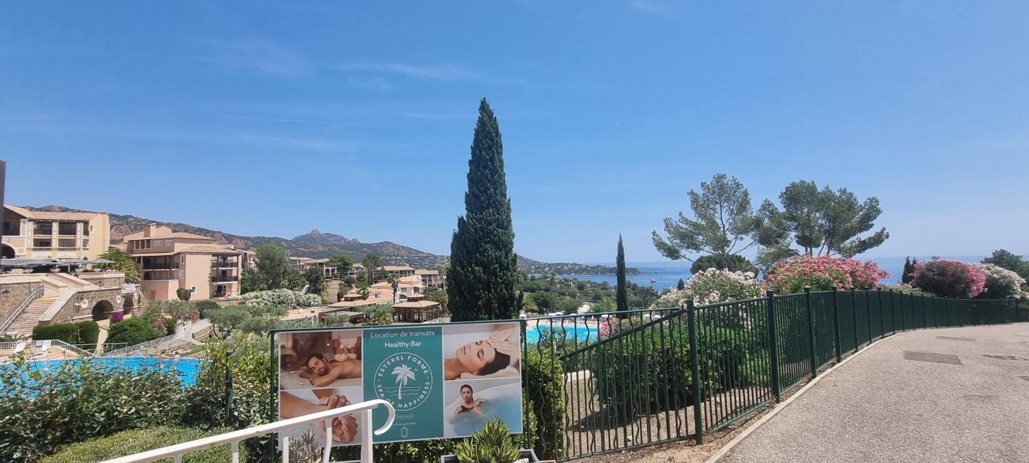 Agay Cap Esterel Village Allee Fleurs - F2 Clim Vue Golf Et - Grande Terrasse Plein Sud Apartment *