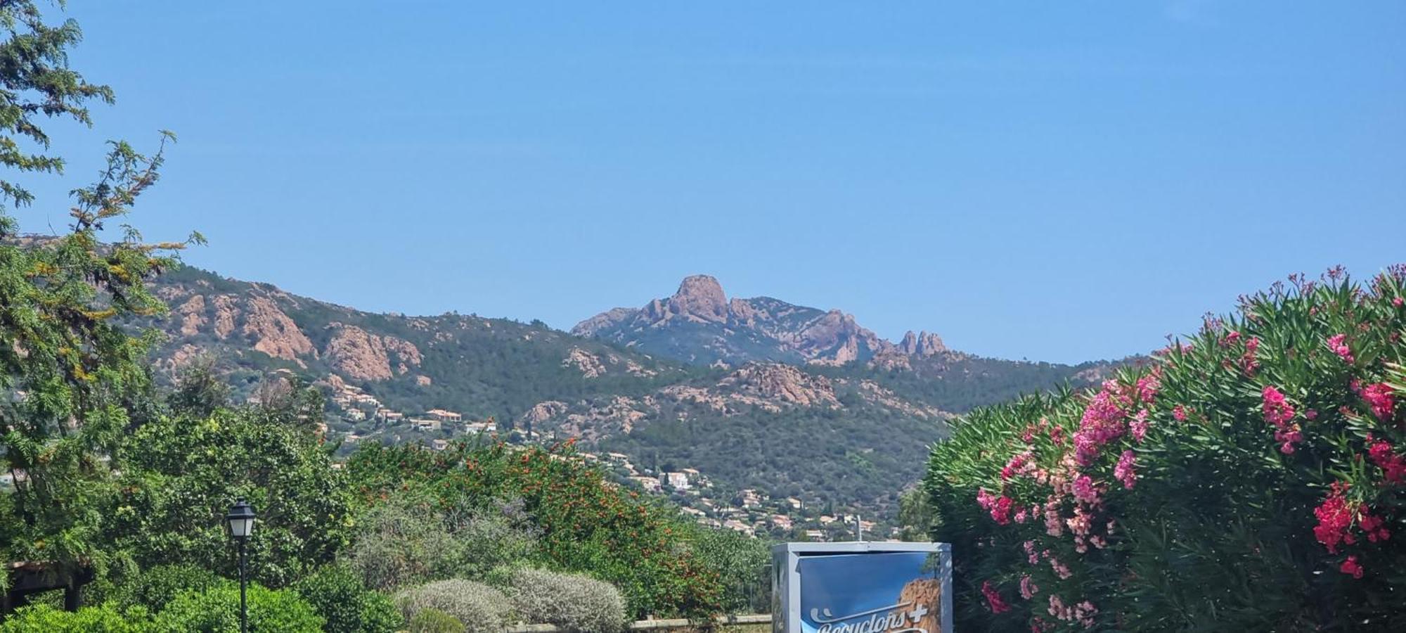 Agay Cap Esterel Village Allee Fleurs - F2 Clim Vue Golf Et - Grande Terrasse Plein Sud * Saint-Raphael (Var)