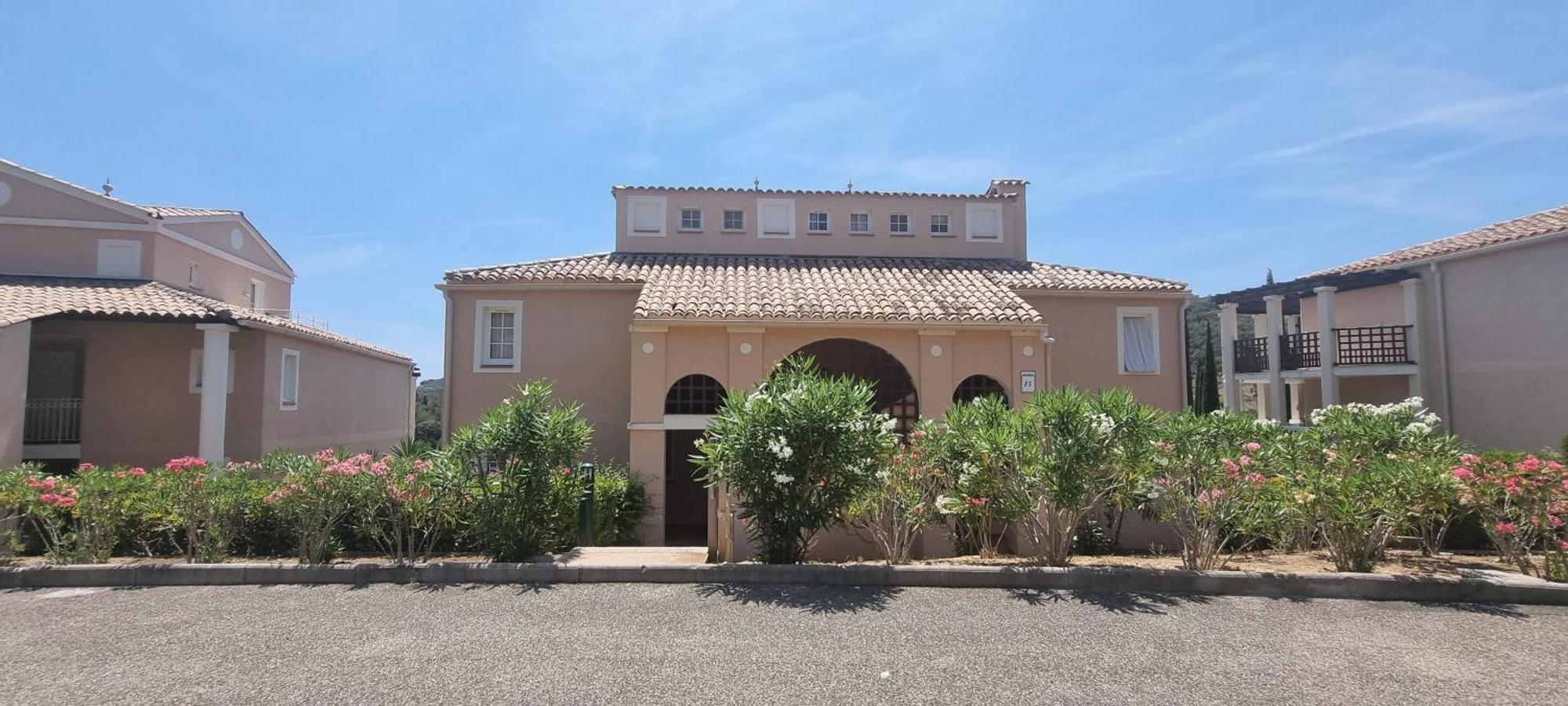 Agay Cap Esterel Village Allee Fleurs - F2 Clim Vue Golf Et - Grande Terrasse Plein Sud Appartement