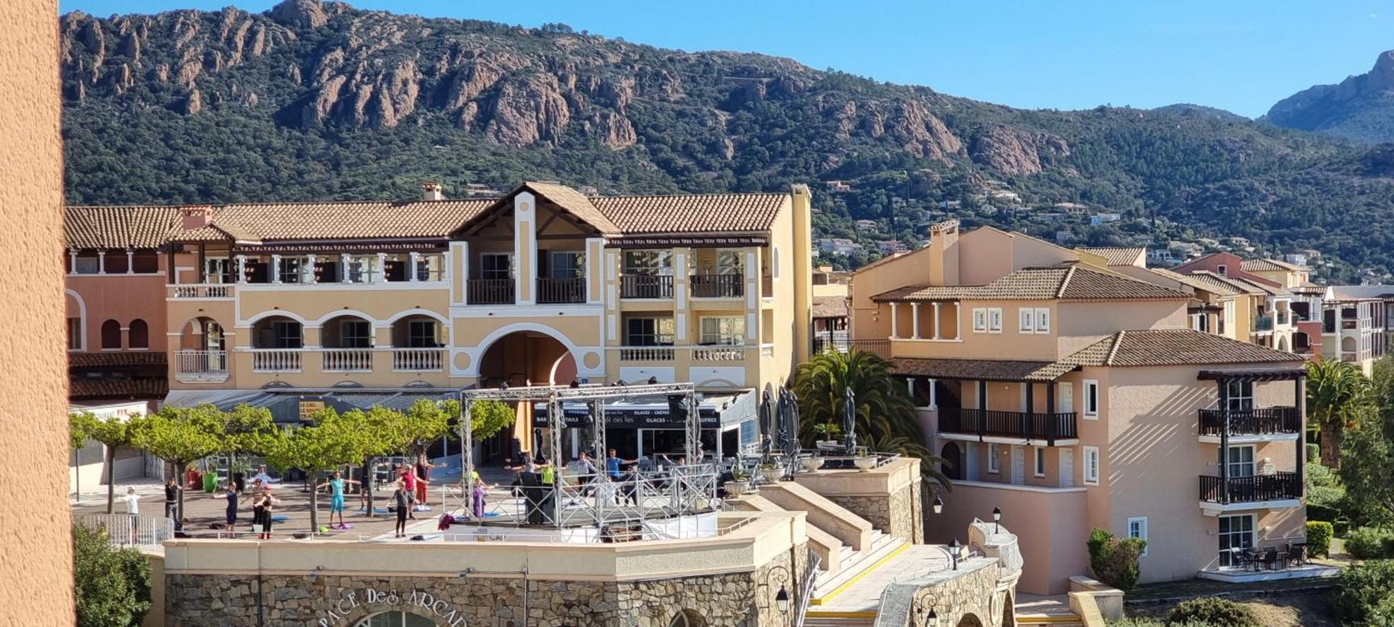 Agay Cap Esterel Village Allee Fleurs - F2 Clim Vue Golf Et - Grande Terrasse Plein Sud Apartment Saint-Raphael (Var)