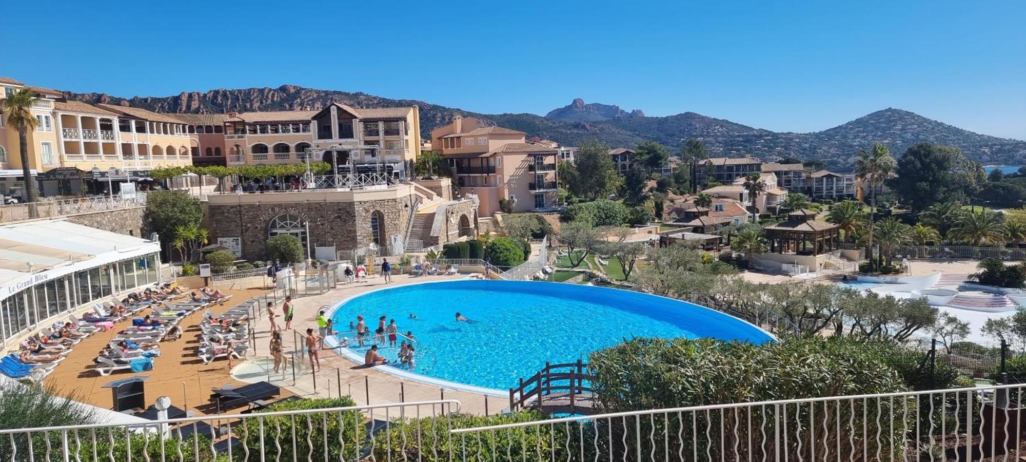 Apartment Agay Cap Esterel Village Allee Fleurs - F2 Clim Vue Golf Et - Grande Terrasse Plein Sud Saint-Raphael (Var)