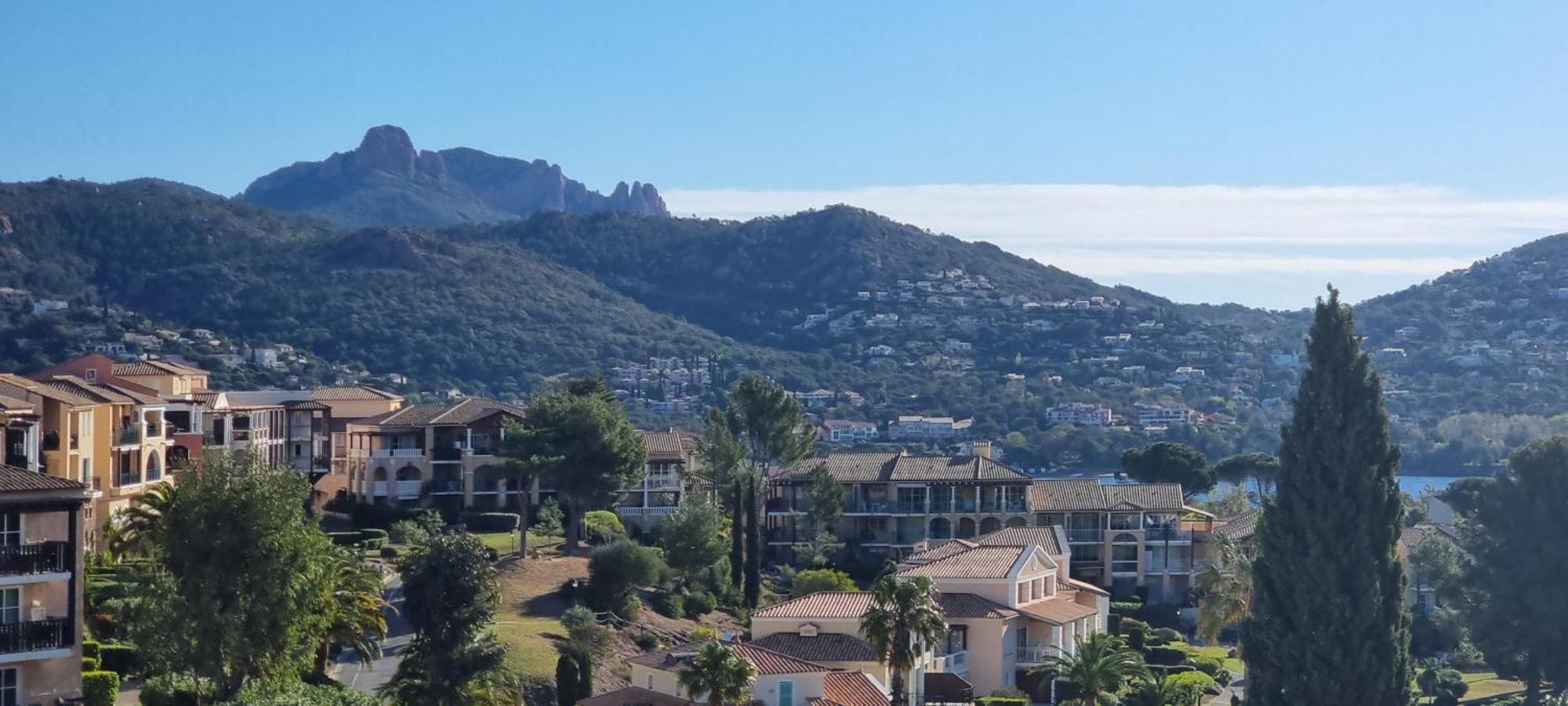 Agay Cap Esterel Village Allee Fleurs - F2 Clim Vue Golf Et - Grande Terrasse Plein Sud Apartment *