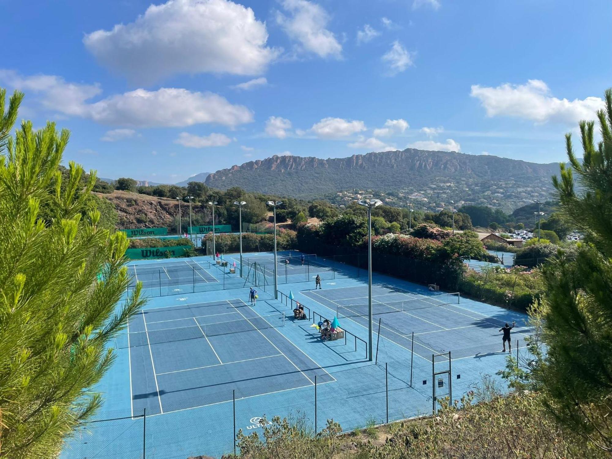 Apartment Agay Cap Esterel Village Allee Fleurs - F2 Clim Vue Golf Et - Grande Terrasse Plein Sud *